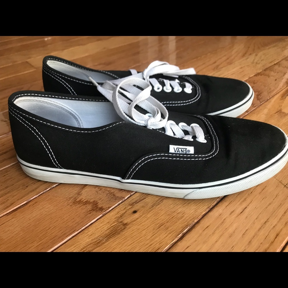 Women’s Vans size 8.5